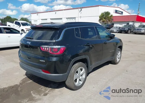 2020 Jeep Compass Latitude 4X4 z USA, uszkodzony, nr VIN 3C4NJDBB5LT138567